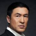 饭桌之下